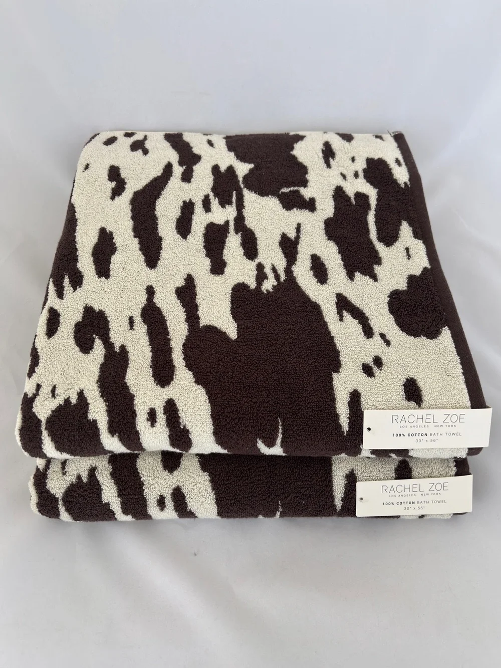 NWT Rachel Zoe Set of 2 Bath Towels Brown and Cream Cowhide Animal Print Cow